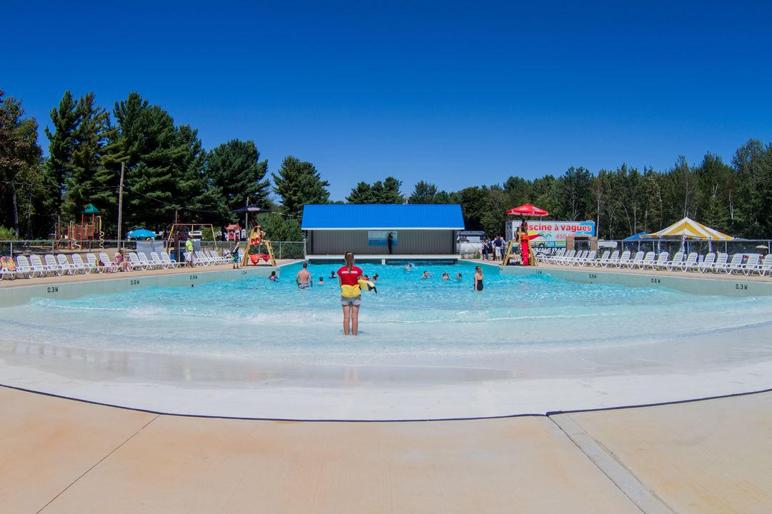 Piscine à vagues Camping paradis